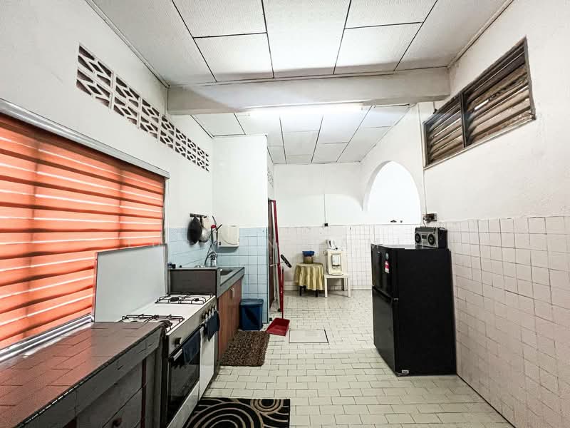 Rumah Teres 2-Tingkat untuk Dijual di Taman Delima (Cheras) - Luqman Ramli - Kitchen - PropertyGuru.com.my