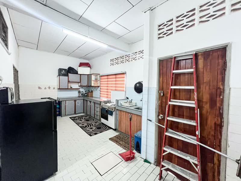 Rumah Teres 2-Tingkat untuk Dijual di Taman Delima (Cheras) - Luqman Ramli - Kitchen - PropertyGuru.com.my