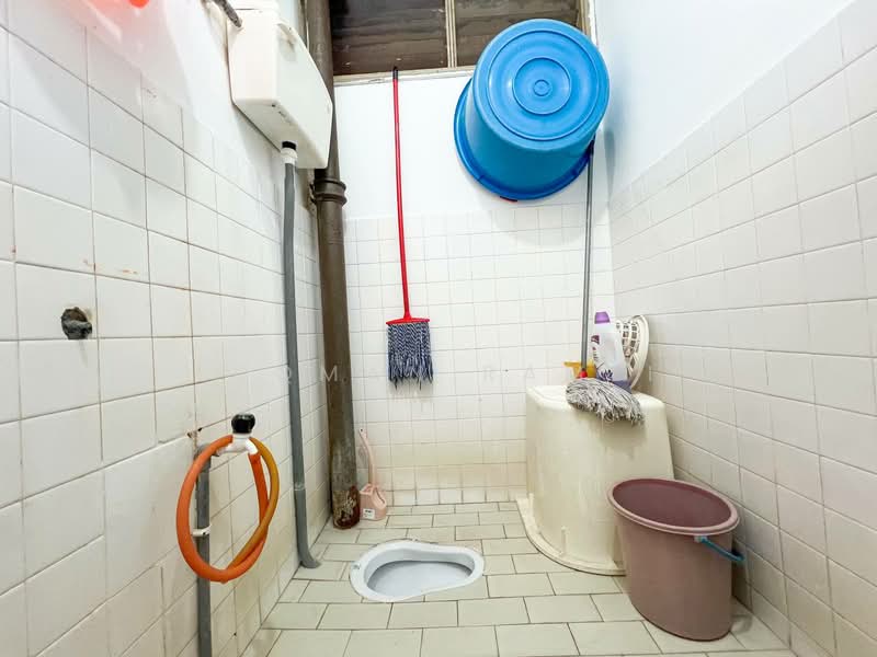 Rumah Teres 2-Tingkat untuk Dijual di Taman Delima (Cheras) - Luqman Ramli - Bathroom - PropertyGuru.com.my