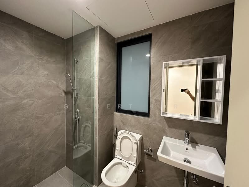 Servis Apartment untuk Disewa di Quinn Residence - Gilbert Hor - Bathroom - PropertyGuru.com.my