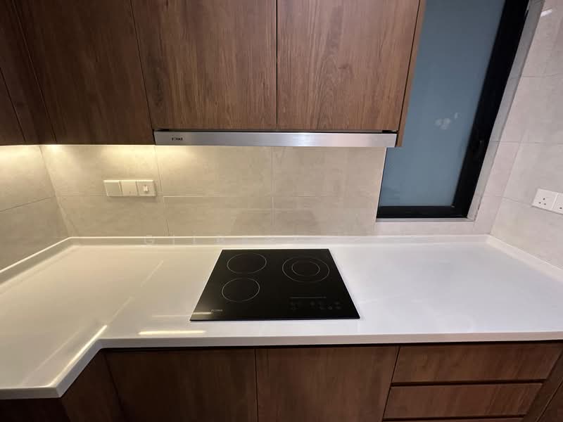 Servis Apartment untuk Disewa di Quinn Residence - Gilbert Hor - Kitchen - PropertyGuru.com.my