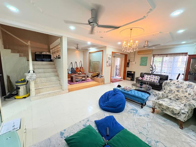 Rumah Teres 2 Tingkat untuk Dijual di Bukit Jelutong (Shah Alam) - Firdaus Hamidun - Living Room - PropertyGuru.com.my
