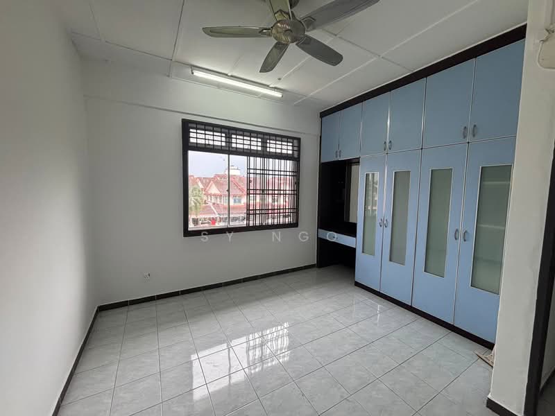 Apartment for Sale at Sri Awana Townhouse - SY Ngo - Bedroom - PropertyGuru.com.my