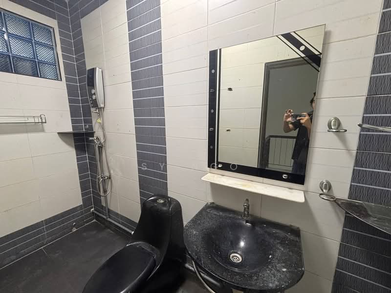 Apartment for Sale at Sri Awana Townhouse - SY Ngo - Bathroom - PropertyGuru.com.my