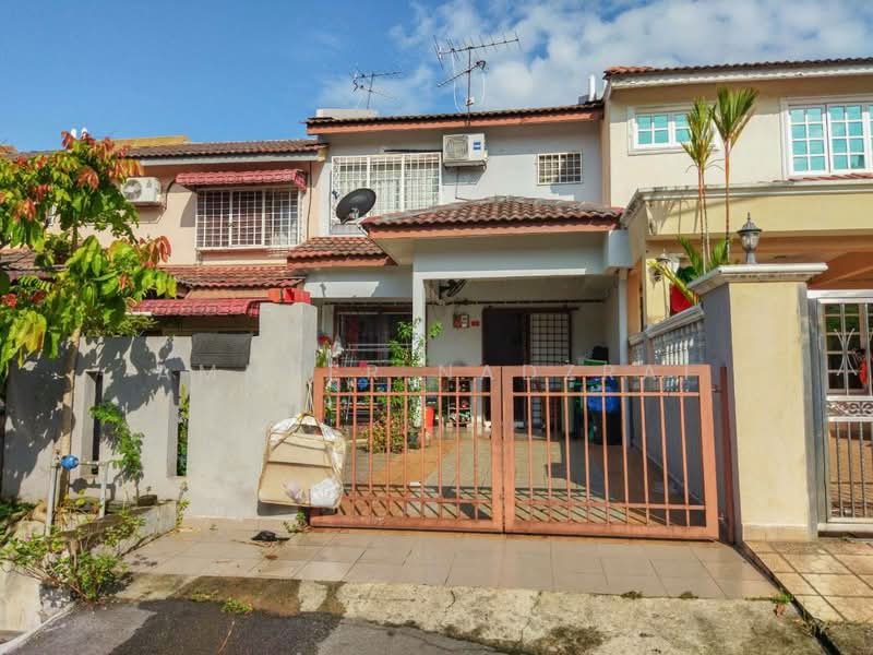 2-storey Terraced House for Sale in Taman Pinggiran Putra (Seri Kembangan) - Ammeer Nadzrai - Exterior - PropertyGuru.com.my