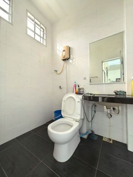 2-storey Terraced House for Sale in Skudai (Johor) - Zoey Lee - Bathroom - PropertyGuru.com.my