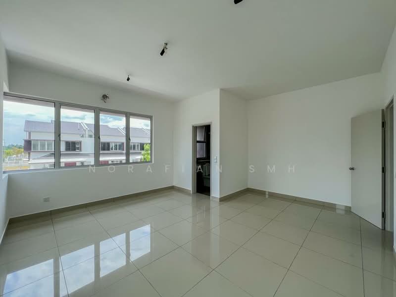 Rumah Teres 2 Tingkat untuk Dijual di Jenjarom (Selangor) - Norafian SMH - Living Room - PropertyGuru.com.my