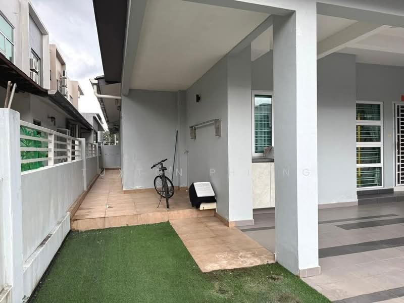 Cluster House for Rent in Taman Mount Austin (Tebrau) - Tuxton Phiong - Exterior - PropertyGuru.com.my