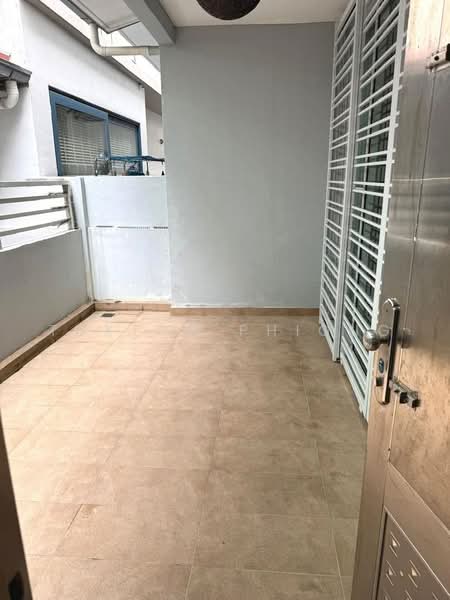 Cluster House for Rent in Taman Mount Austin (Tebrau) - Tuxton Phiong - Balcony - PropertyGuru.com.my