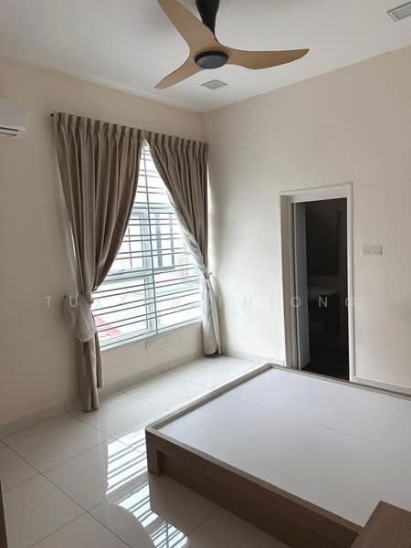 Cluster House for Rent in Taman Mount Austin (Tebrau) - Tuxton Phiong - Bedroom - PropertyGuru.com.my