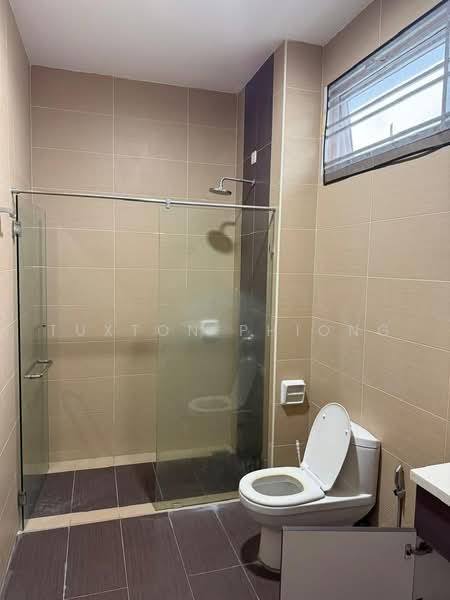 Cluster House for Rent in Taman Mount Austin (Tebrau) - Tuxton Phiong - Bathroom - PropertyGuru.com.my