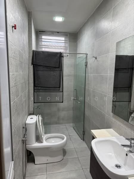 Cluster House for Rent in Taman Mount Austin (Tebrau) - Tuxton Phiong - Bathroom - PropertyGuru.com.my