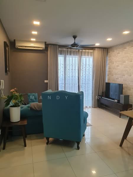 Servis Apartment untuk Dijual di Woodsbury Suites - Mandy Tan - Living Room - PropertyGuru.com.my