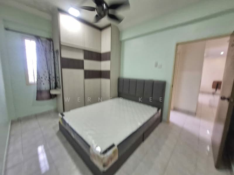 Pangsapuri untuk Dijual di Bayu Puteri 2 - Werner Kee - Bedroom - PropertyGuru.com.my