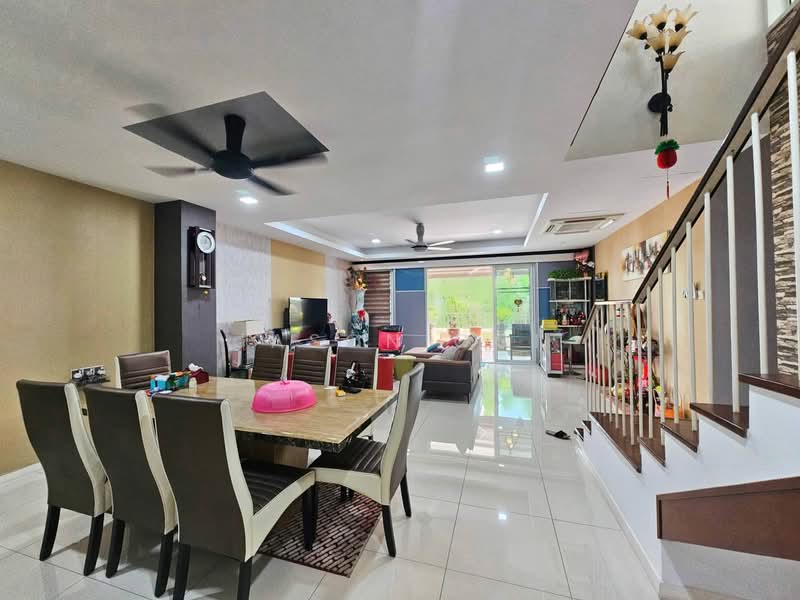 Rumah Bandar untuk Dijual di Putra Heights (Subang Jaya) - Jason Ooi - Living Room - PropertyGuru.com.my