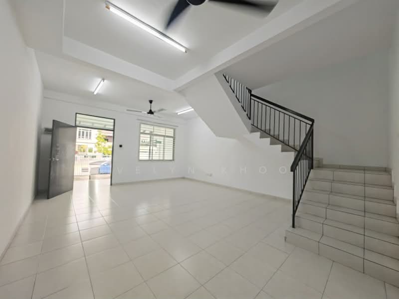 Rumah Teres 2 Tingkat untuk Disewa di Taman Scientex Rawang (Rawang) - Evelyn Khoo - Living Room - PropertyGuru.com.my
