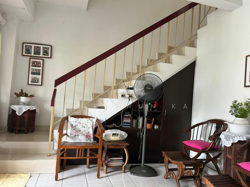 2-storey Terraced House for Sale in TAMAN PUCHONG UTAMA (Puchong) - Chong Shun Kae - Living Room - PropertyGuru.com.my