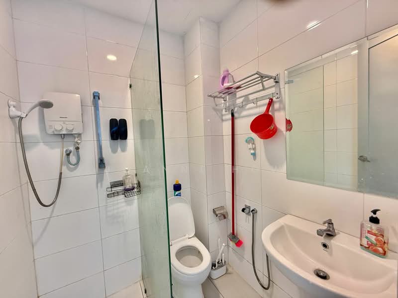 Servis Apartment untuk Disewa di The Wave Residence - Joanne How - Bathroom - PropertyGuru.com.my