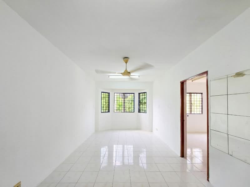 Pangsapuri untuk Dijual di Impian Apartment - Zul Syafiq - Living Room - PropertyGuru.com.my