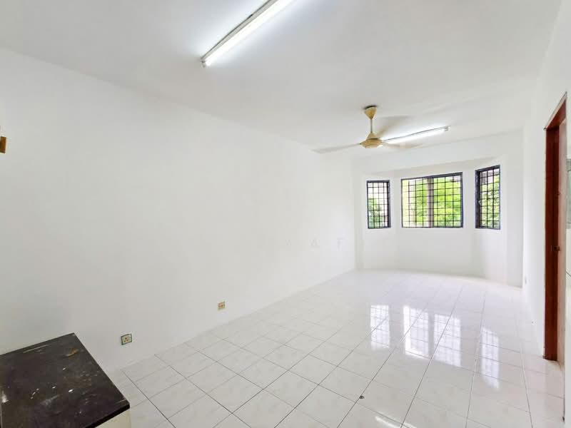Pangsapuri untuk Dijual di Impian Apartment - Zul Syafiq - Living Room - PropertyGuru.com.my