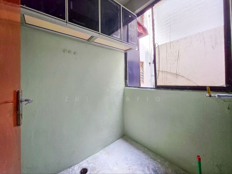 Pangsapuri untuk Dijual di Impian Apartment - Zul Syafiq - Balcony - PropertyGuru.com.my