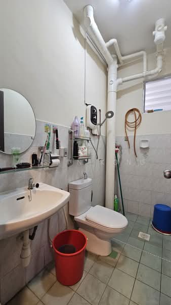 Pangsapuri untuk Dijual di Sri Akasia - Justin Kong - Bathroom - PropertyGuru.com.my