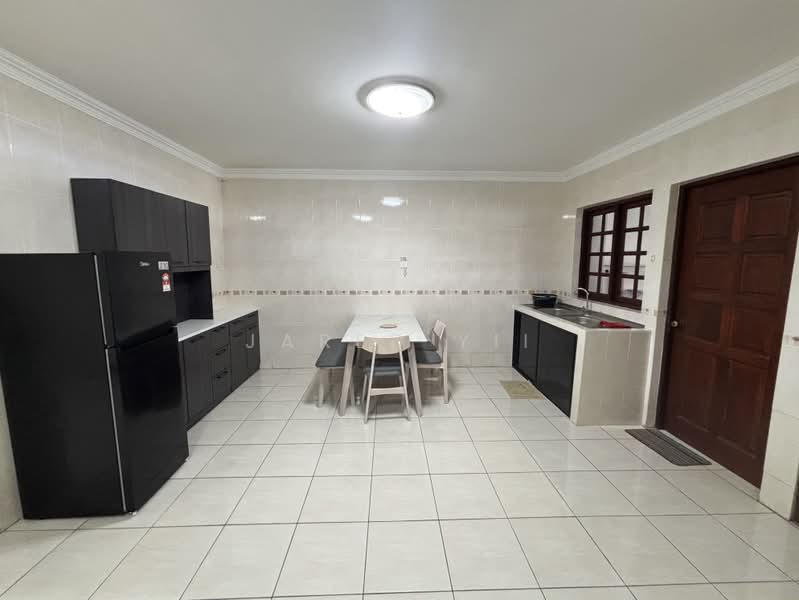 2-storey Terraced House for Rent in Tabuan Jaya Baru (Kuching) - Jared Yii - PropertyGuru.com.my