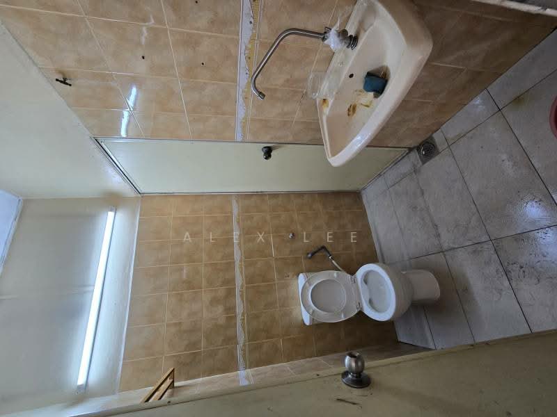 1-storey Terraced House for Sale in Klang (Selangor) - Alex Lee - Bathroom - PropertyGuru.com.my