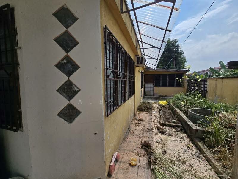 1-storey Terraced House for Sale in Klang (Selangor) - Alex Lee - Exterior - PropertyGuru.com.my
