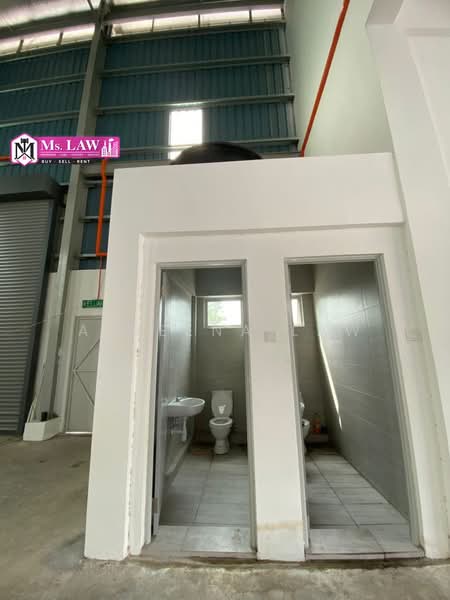 Kilang untuk Dijual di Sungai Jawi (Penang) - Albeena Law - Bathroom - PropertyGuru.com.my