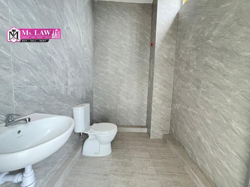 Kilang untuk Dijual di Sungai Jawi (Penang) - Albeena Law - Bathroom - PropertyGuru.com.my