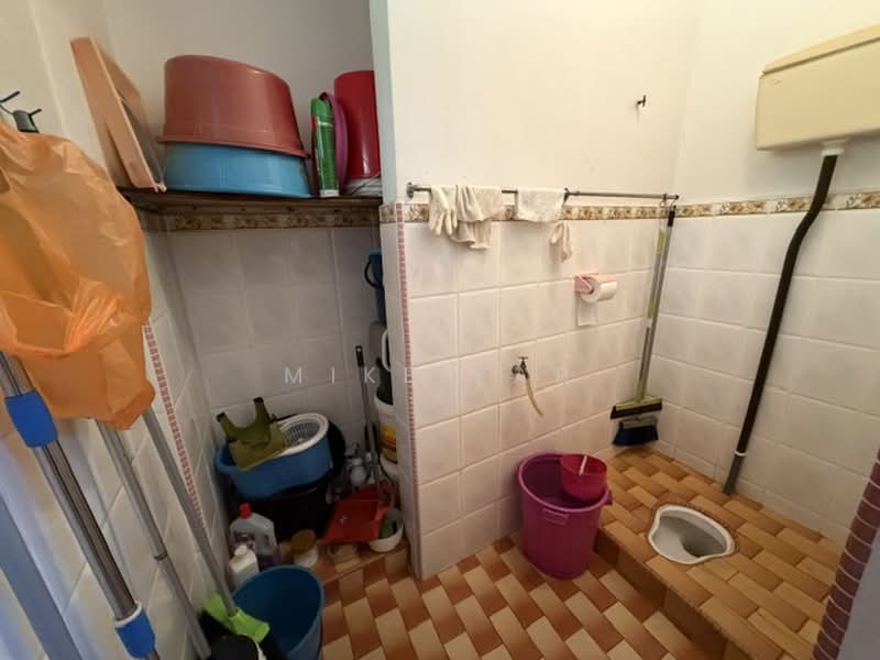 Rumah Teres 2 Tingkat untuk Dijual di Taman Sri Rampai (Wangsa Maju) - Mike Yap - Bathroom - PropertyGuru.com.my