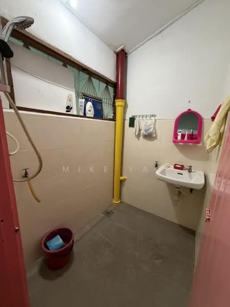 Rumah Teres 2 Tingkat untuk Dijual di Taman Sri Rampai (Wangsa Maju) - Mike Yap - Bathroom - PropertyGuru.com.my