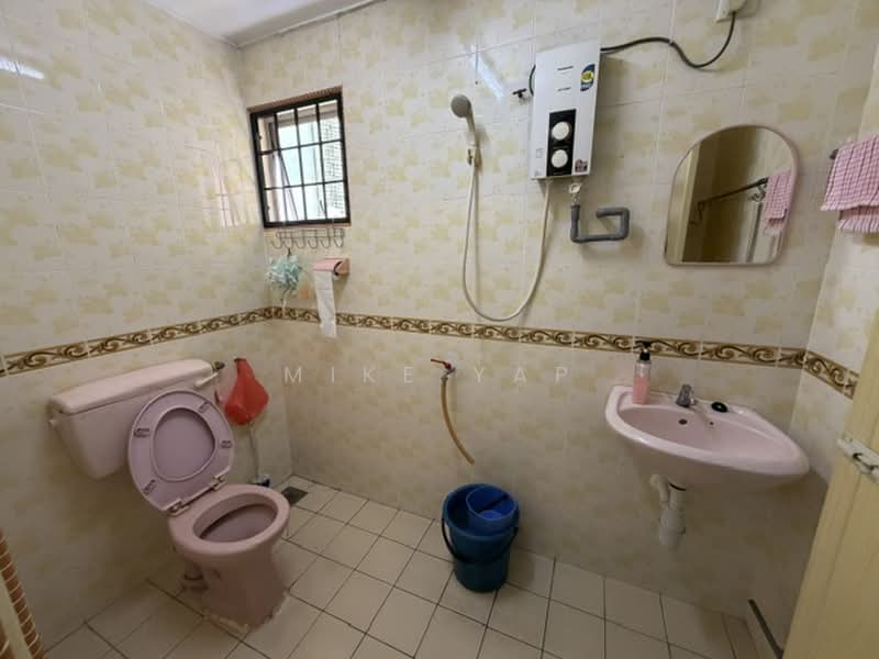Rumah Teres 2 Tingkat untuk Dijual di Taman Sri Rampai (Wangsa Maju) - Mike Yap - Bathroom - PropertyGuru.com.my