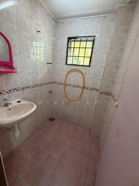 Rumah Teres 2 Tingkat untuk Dijual di Taman Sri Rampai (Wangsa Maju) - Mike Yap - Bathroom - PropertyGuru.com.my