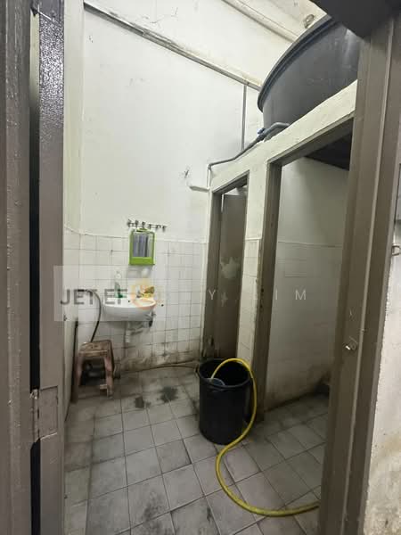 Terrace Factory for Rent in Klang (Selangor) - Cassey Lim - Bathroom - PropertyGuru.com.my