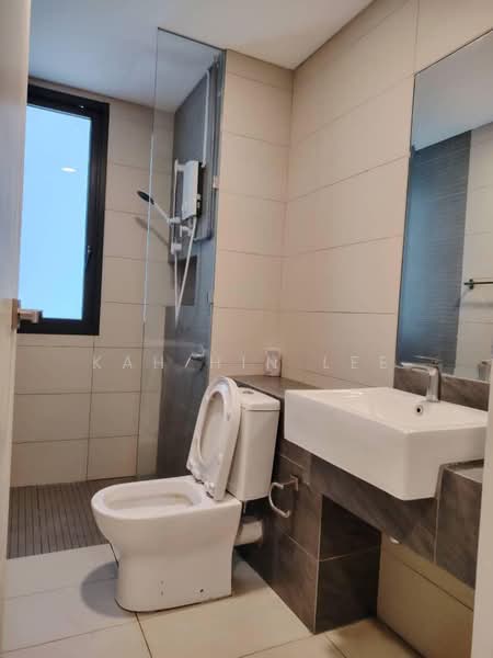 Servis Apartment untuk Disewa di Serini Melawati - Kah Hin Lee - Bathroom - PropertyGuru.com.my