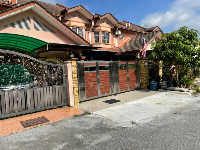 2-storey Terraced House for Sale in Bandar Tun Hussein Onn (Cheras) - Jassey Saw - Exterior - PropertyGuru.com.my