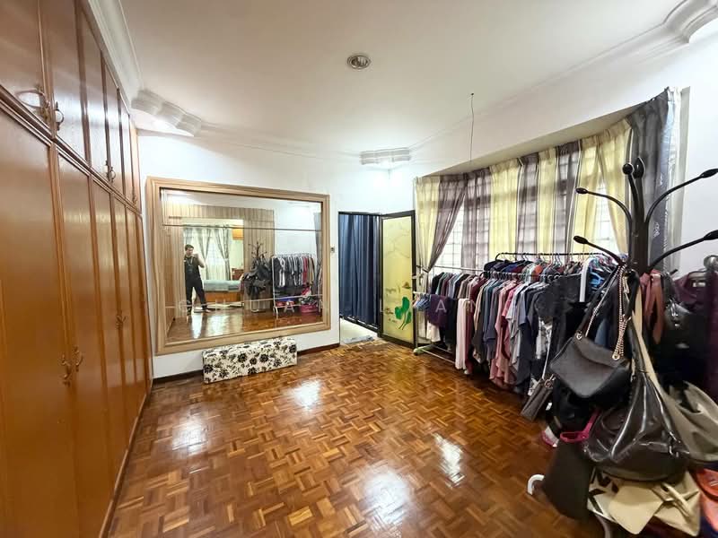 Bungalow for Sale in Taman Bukit Kempas (Tampoi) - Chuan Liang - Bedroom - PropertyGuru.com.my