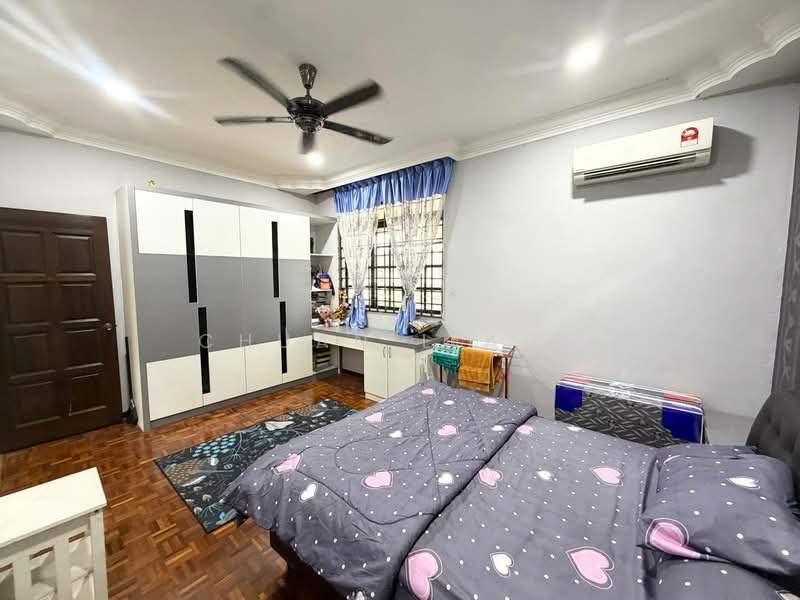 Bungalow for Sale in Taman Bukit Kempas (Tampoi) - Chuan Liang - Bedroom - PropertyGuru.com.my