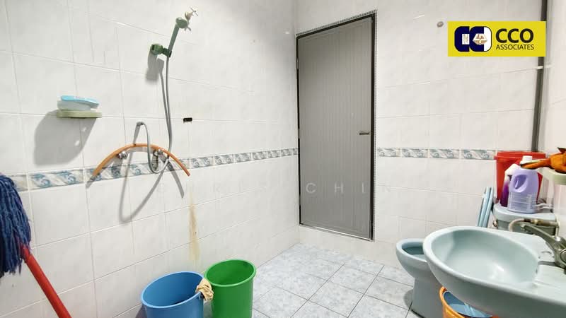 Semi-Detached House for Sale in Sungai Siput (Perak) - Chris Chin - Bathroom - PropertyGuru.com.my