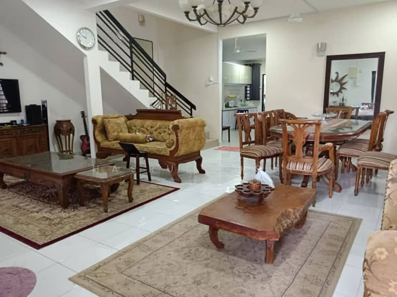 Rumah Berkembar untuk Dijual di Bandar Puteri Jaya (Sungai Petani) - Hasrul Rosli - Living Room - PropertyGuru.com.my