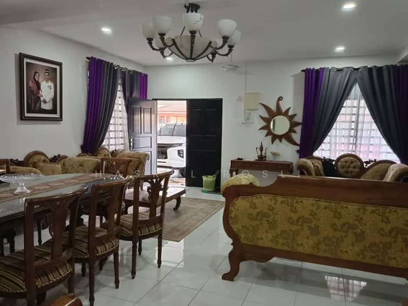 Rumah Berkembar untuk Dijual di Bandar Puteri Jaya (Sungai Petani) - Hasrul Rosli - Living Room - PropertyGuru.com.my