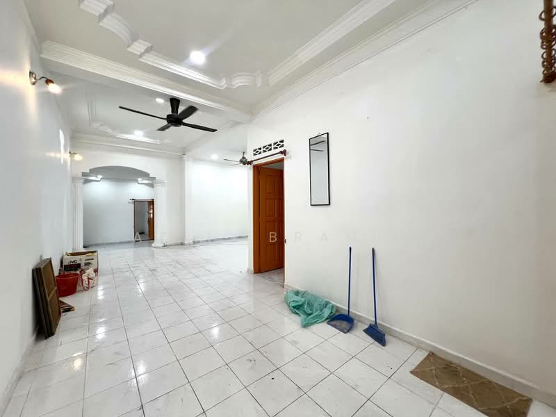 Rumah Teres 2 Tingkat untuk Dijual di Lembah Keramat (Ulu Kelang) - Azli Ibrahim - Living Room - PropertyGuru.com.my