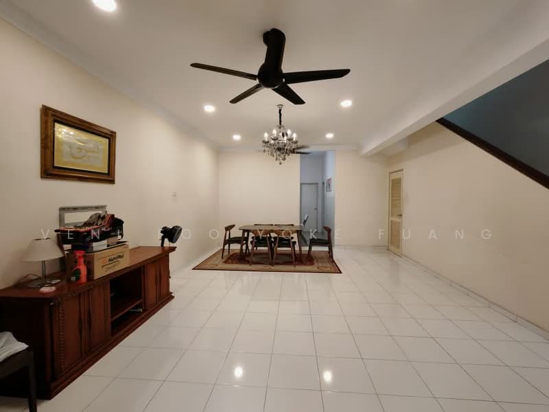 2-storey Terraced House for Rent in Setia Alam (Selangor) - Veni Foo Yoke Fuang - Living Room - PropertyGuru.com.my