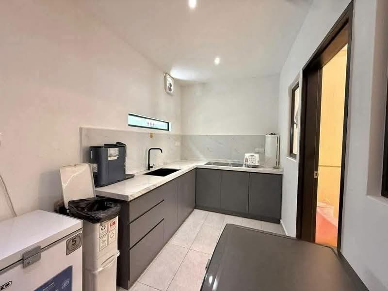 Rumah Teres 2 Tingkat untuk Dijual di Setia Alam (Selangor) - Shue Tan - Kitchen - PropertyGuru.com.my