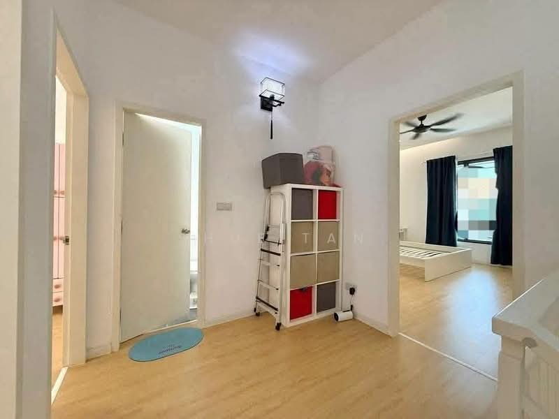 Rumah Teres 2 Tingkat untuk Dijual di Setia Alam (Selangor) - Shue Tan - Corridor - PropertyGuru.com.my