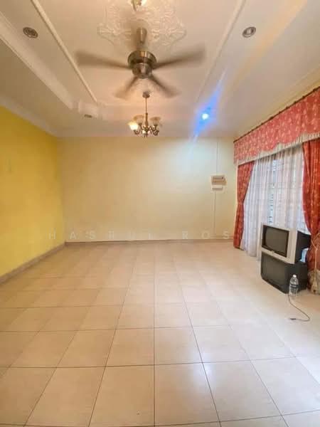 Rumah Berkembar untuk Dijual di Taman Kelana (Alor Setar) - Hasrul Rosli - Living Room - PropertyGuru.com.my