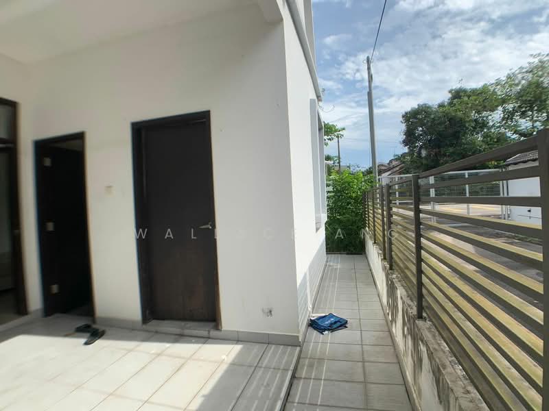 Rumah Teres 2-Tingkat untuk Dijual di Taman Molek (Johor Bahru) - Wallace Ang - Exterior - PropertyGuru.com.my