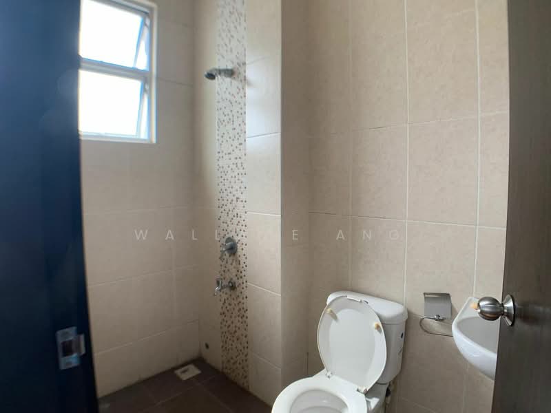 Rumah Teres 2-Tingkat untuk Dijual di Taman Molek (Johor Bahru) - Wallace Ang - Bathroom - PropertyGuru.com.my
